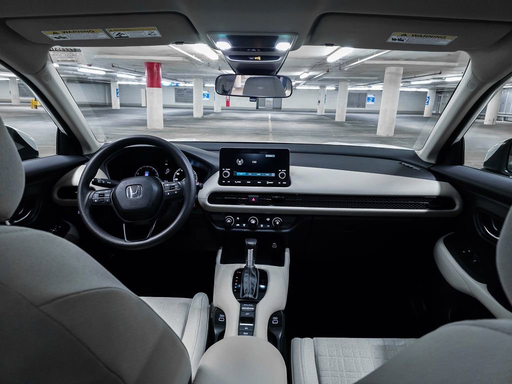 Used 2023 Honda HR-V LX image 3