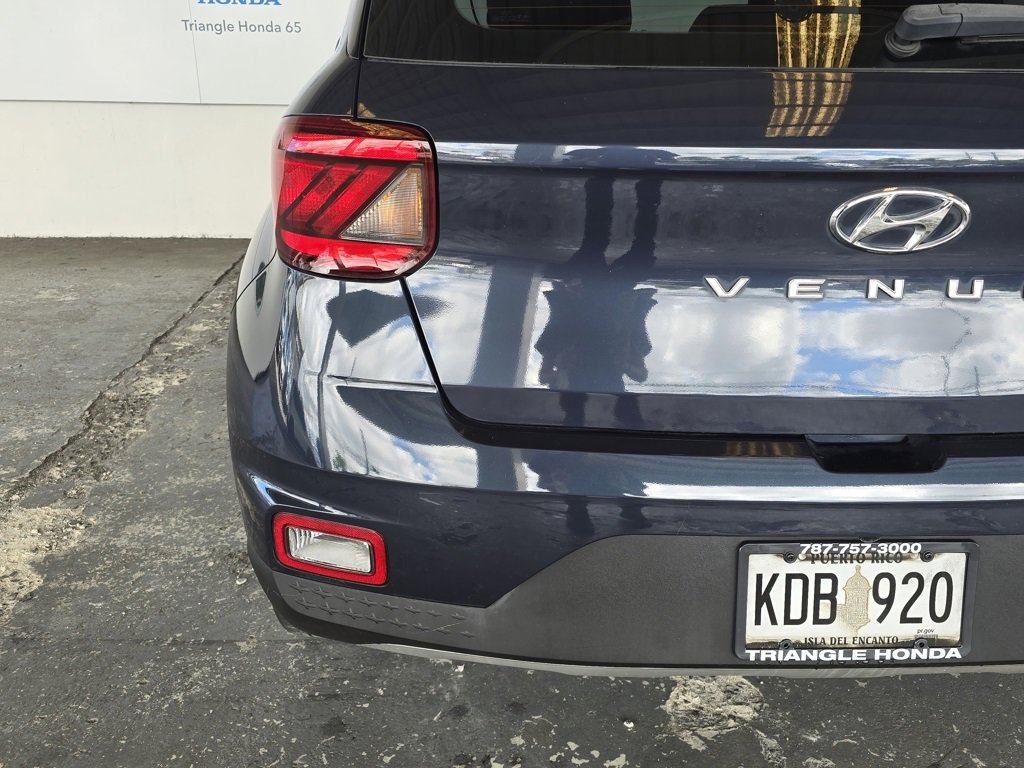 Used 2023 Hyundai Venue SE image 15