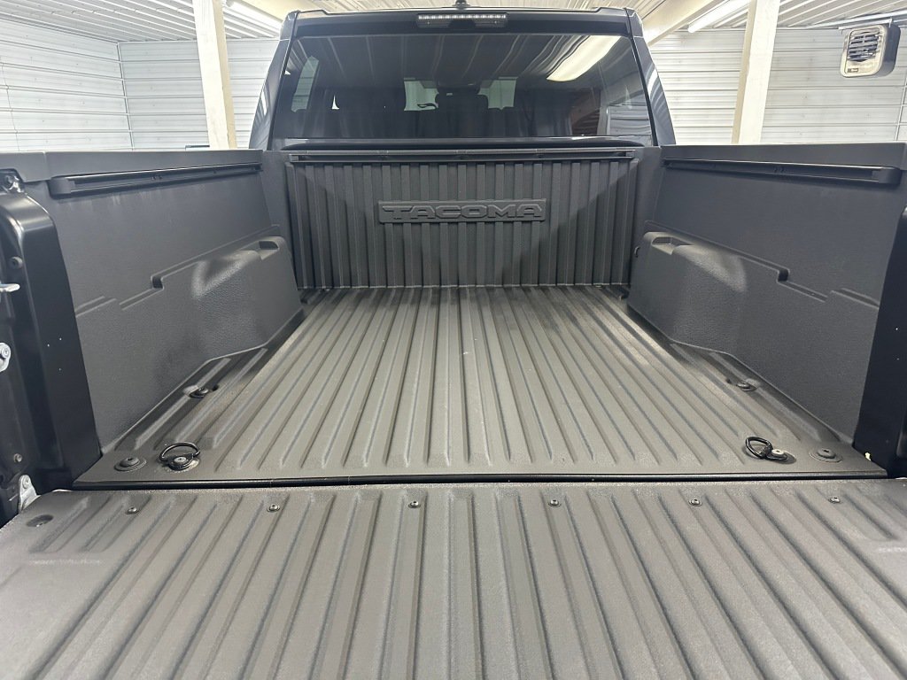 Used 2024 Toyota Tacoma SR AWD/4WD image 21