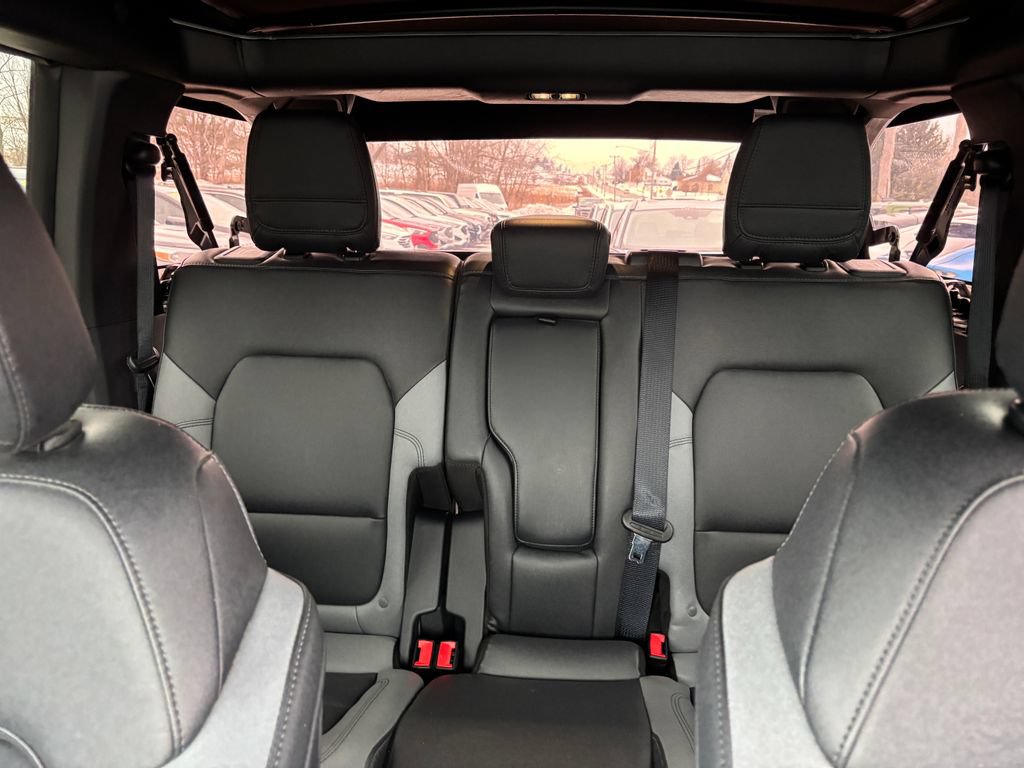 Used 2024 Ford Bronco Black Diamond AWD/4WD image 17