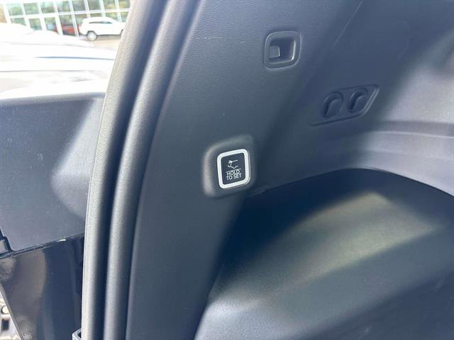 New 2026 Jeep Cherokee Overland image 5