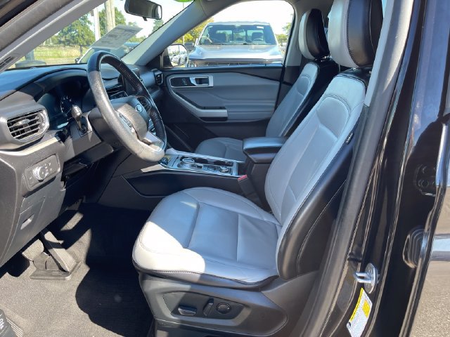 Used 2021 Ford Explorer XLT w/ Equipment Group 202A AWD/4WD image 9