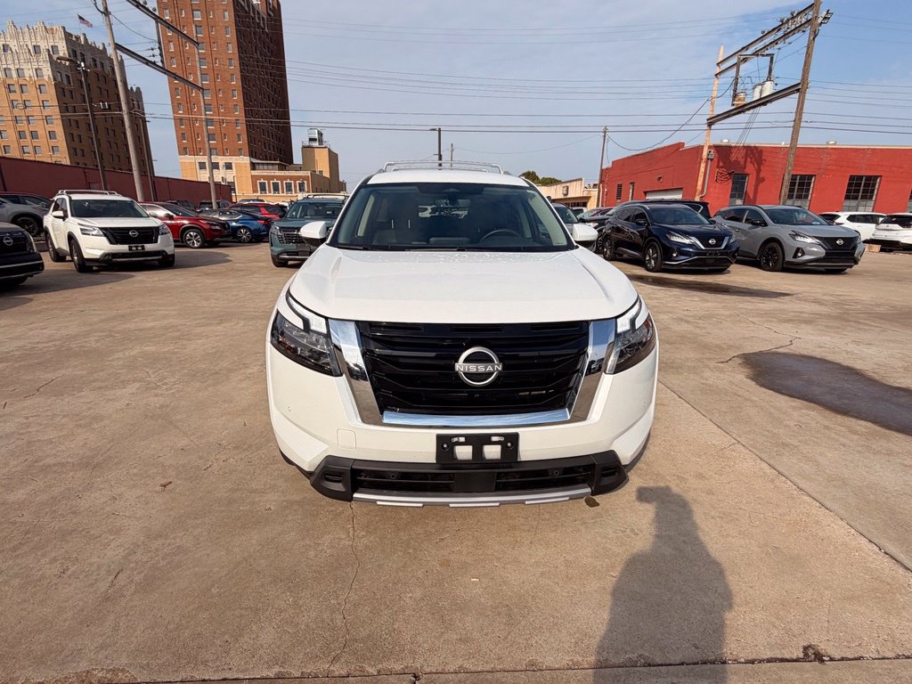 Certified 2025 Nissan Pathfinder SL FWD image 12