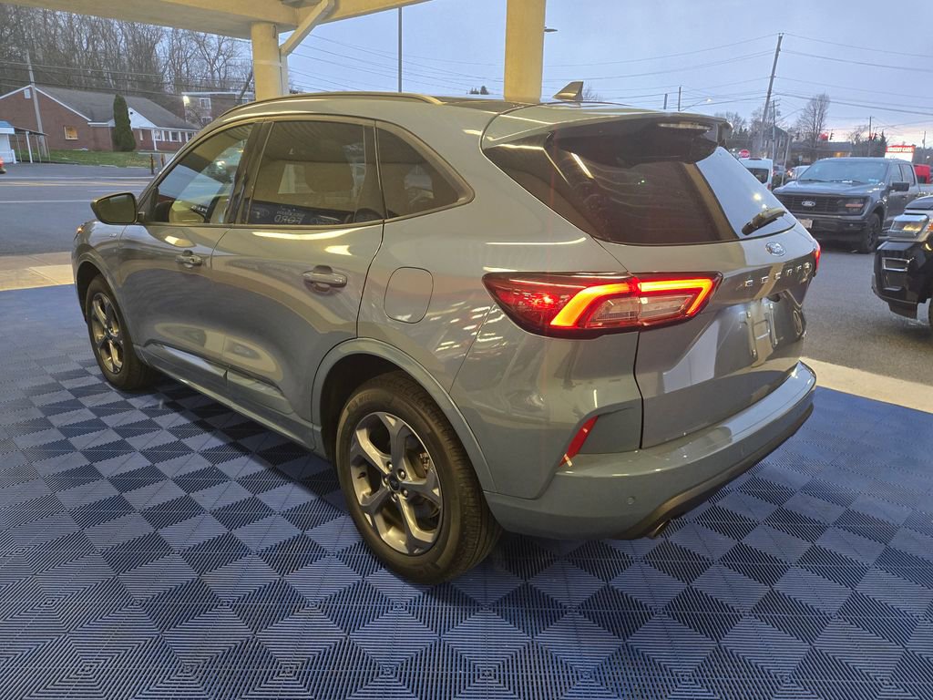 Used 2023 Ford Escape ST-Line w/ Tech Pack #1 image 4