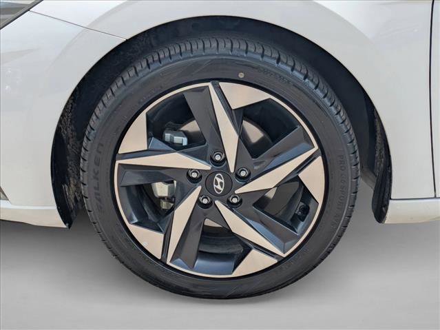 Used 2023 Hyundai Elantra Limited FWD image 25