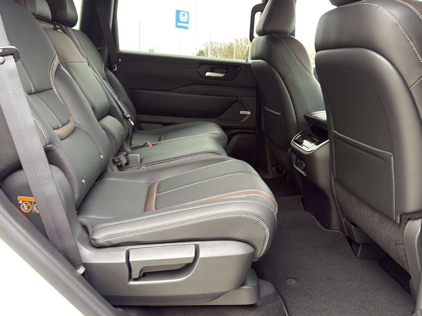 New 2026 Nissan Armada SL w/ Captain's Chari Seat Package image 46