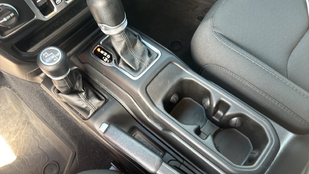 Used 2023 Jeep Wrangler Unlimited Sport AWD/4WD image 27