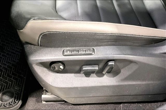 Used 2023 Volkswagen Atlas SEL R-Line image 19