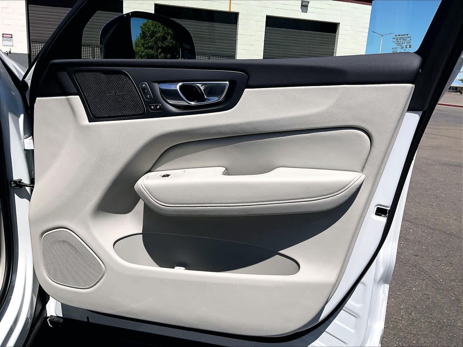 New 2027 Volvo XC60 B5 Ultra AWD/4WD image 29