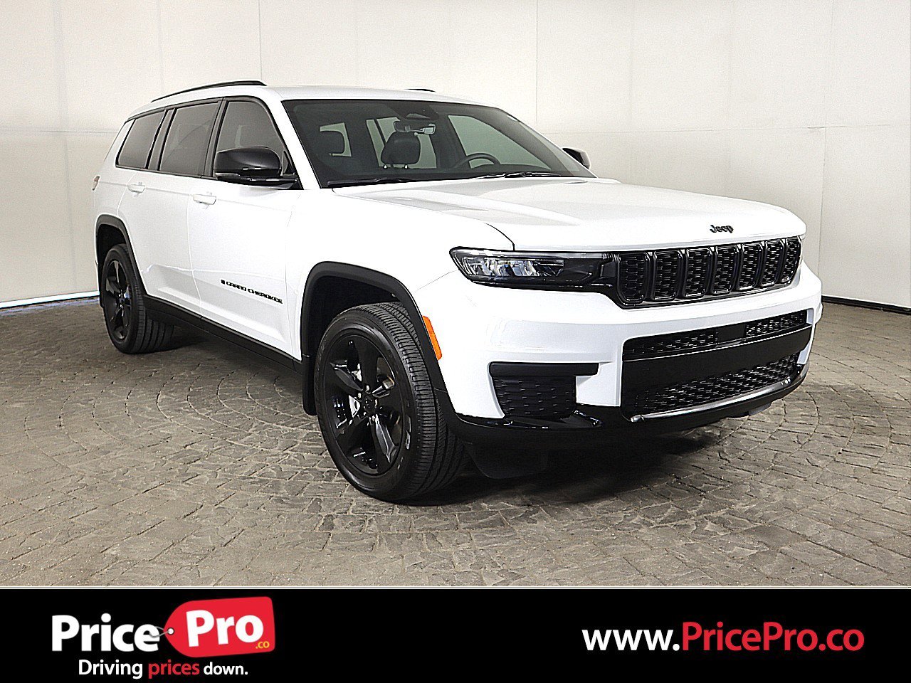 Used 2025 Jeep Grand Cherokee L Altitude image 1
