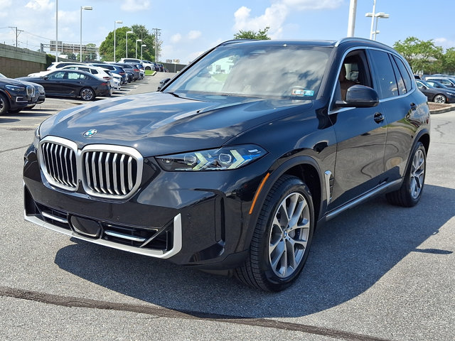 Certified 2024 BMW X5 xDrive40i w/ Premium Package AWD/4WD image 3