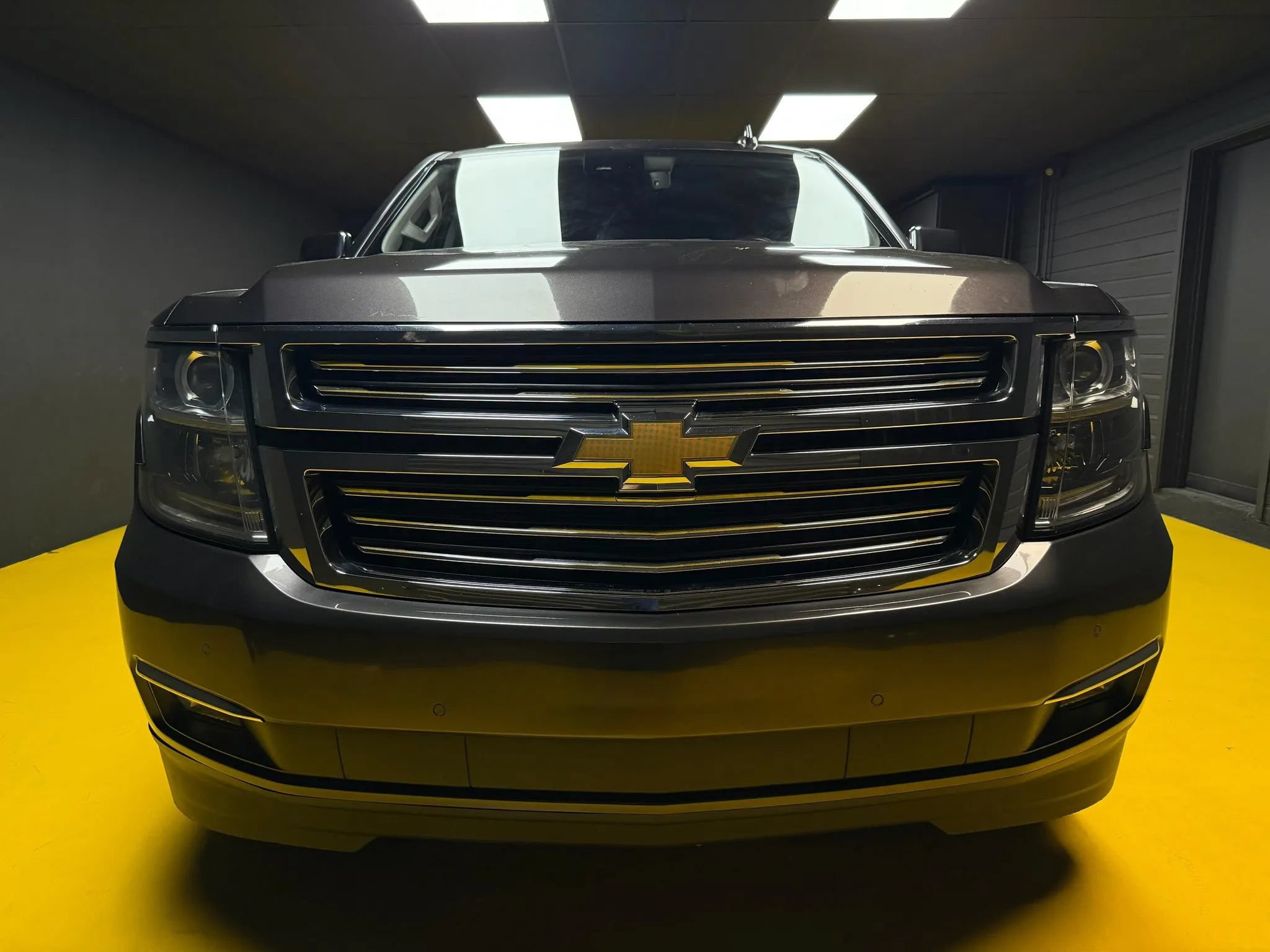 Used 2016 Chevrolet Suburban LTZ RWD image 2