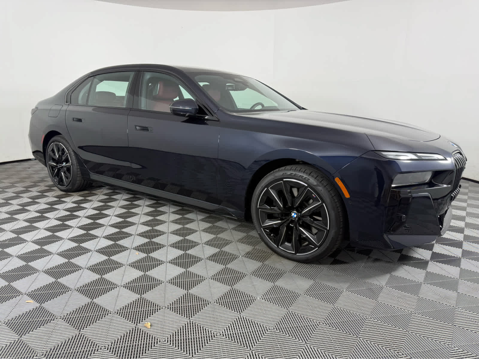 Certified 2025 BMW 740i w/ Premium Package RWD image 1