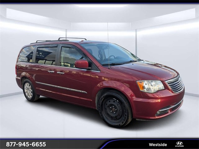 Used 2016 Chrysler Town & Country Touring w/ Driver Convenience Group image 1