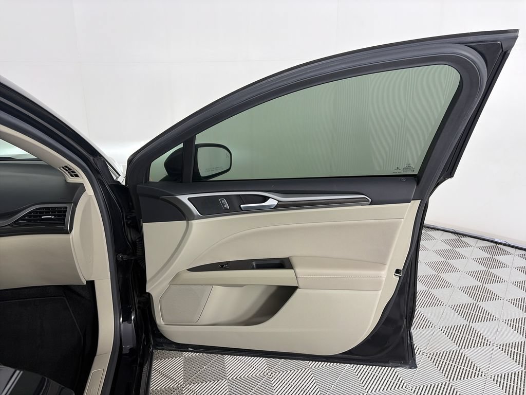 Certified 2019 Ford Fusion SEL FWD image 30