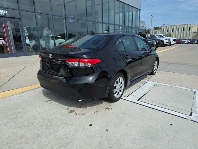 Used 2024 Toyota Corolla LE FWD image 4