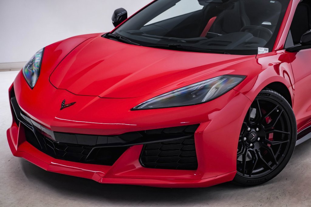 Used 2025 Chevrolet Corvette Z06 image 4