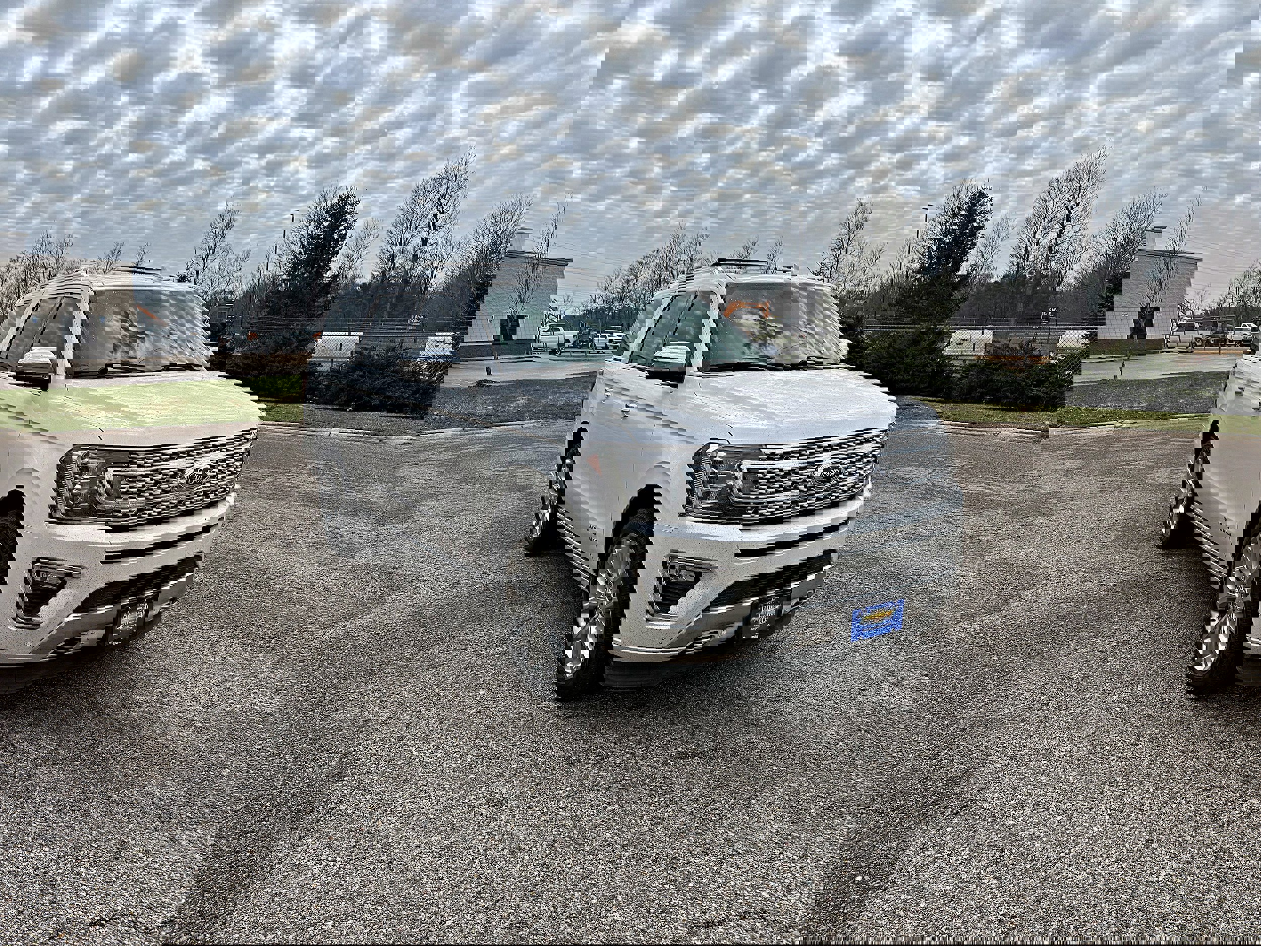 Used 2019 Ford Expedition Platinum image 3