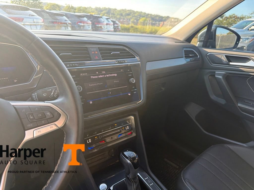 Used 2022 Volkswagen Tiguan SE AWD/4WD image 15