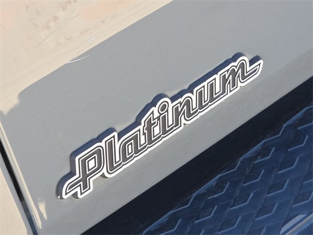 Used 2022 Jeep Gladiator Willys image 11