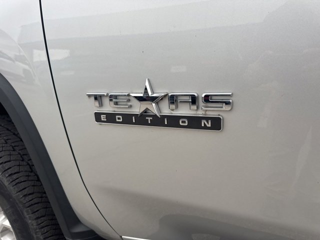 Used 2020 Chevrolet Silverado 2500 LT w/ Texas Edition image 8