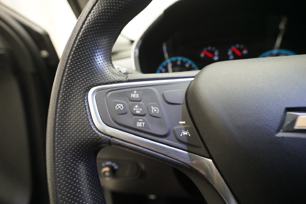Used 2020 Chevrolet Equinox LS FWD image 17
