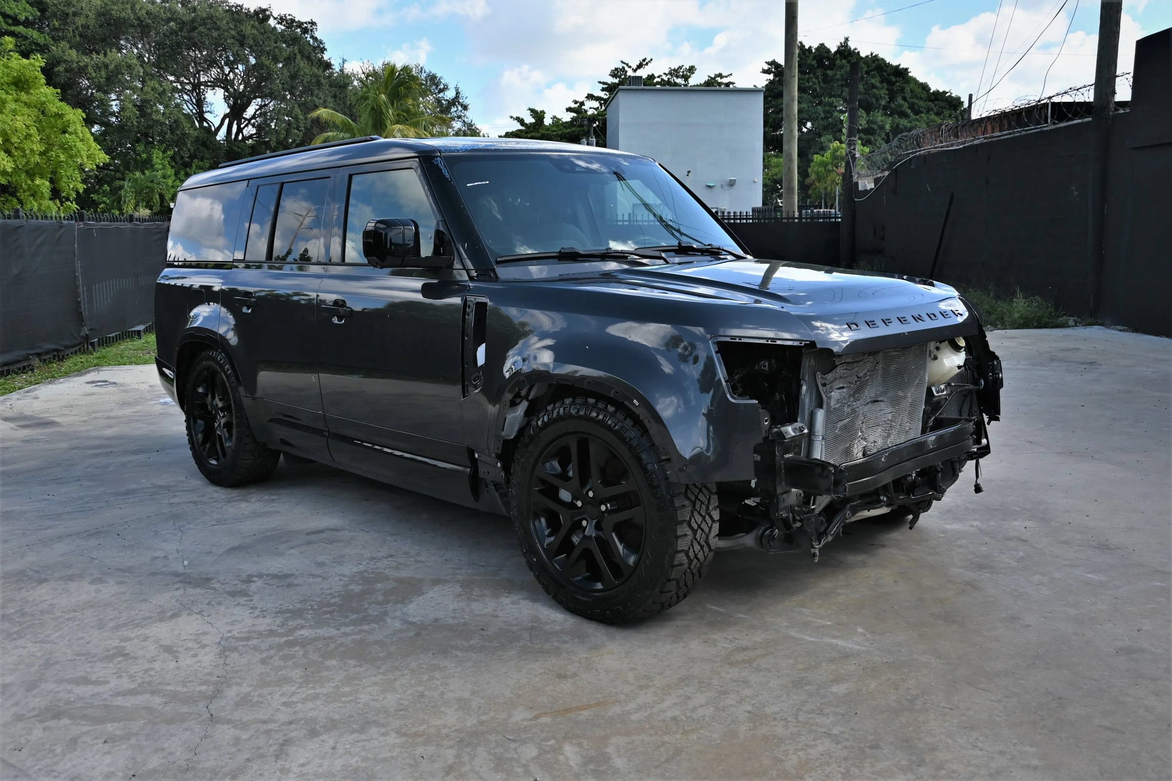 Used 2024 Land Rover Defender 130 Outbound AWD/4WD image 2