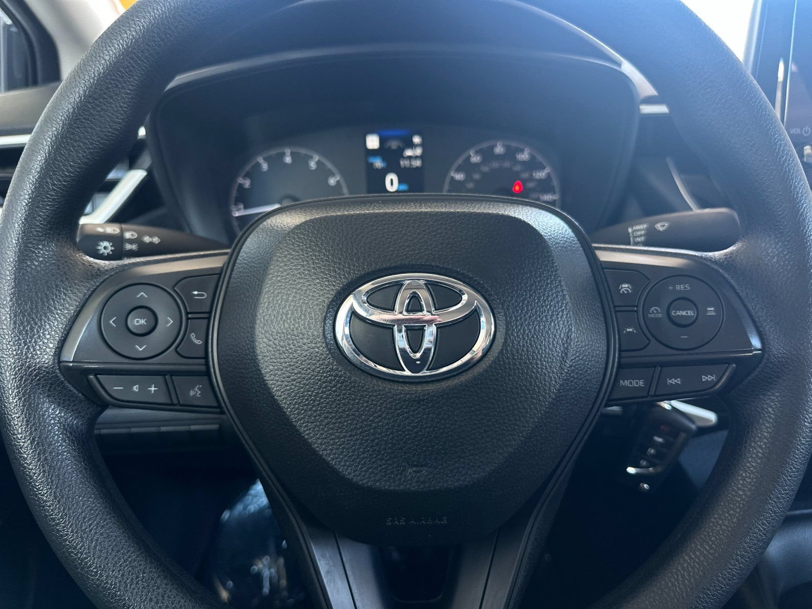 Used 2025 Toyota Corolla LE FWD image 19
