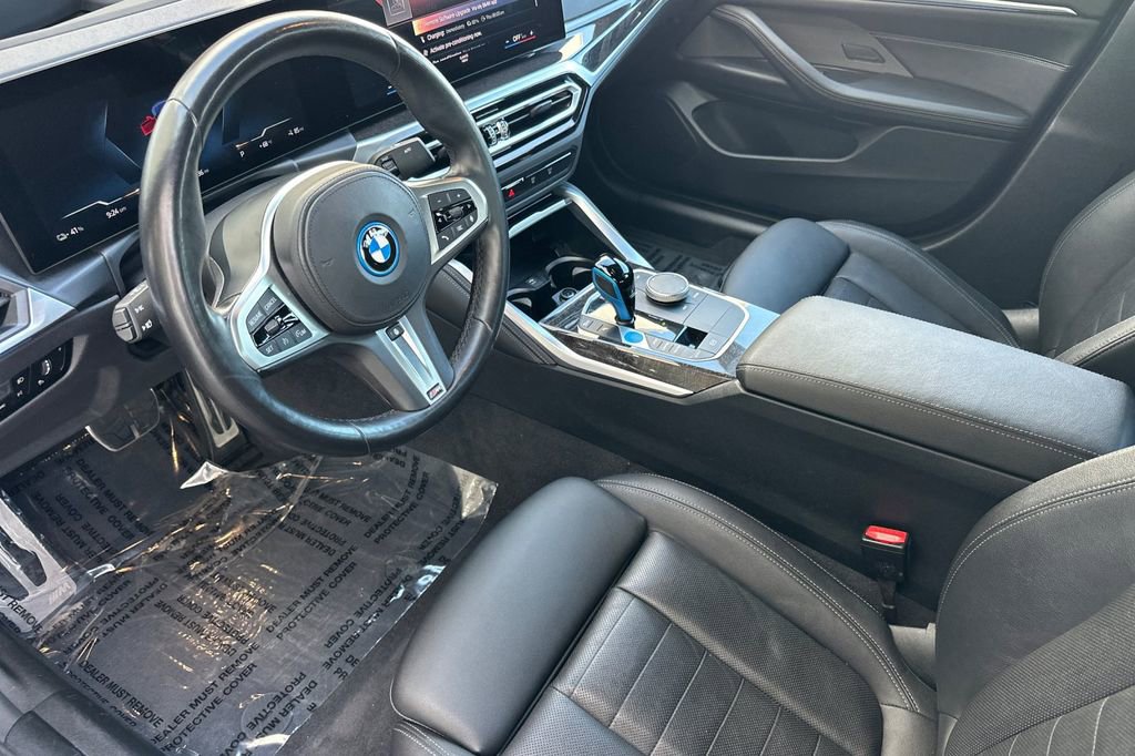 Used 2023 BMW i4 eDrive40 w/ M Sport Package image 9
