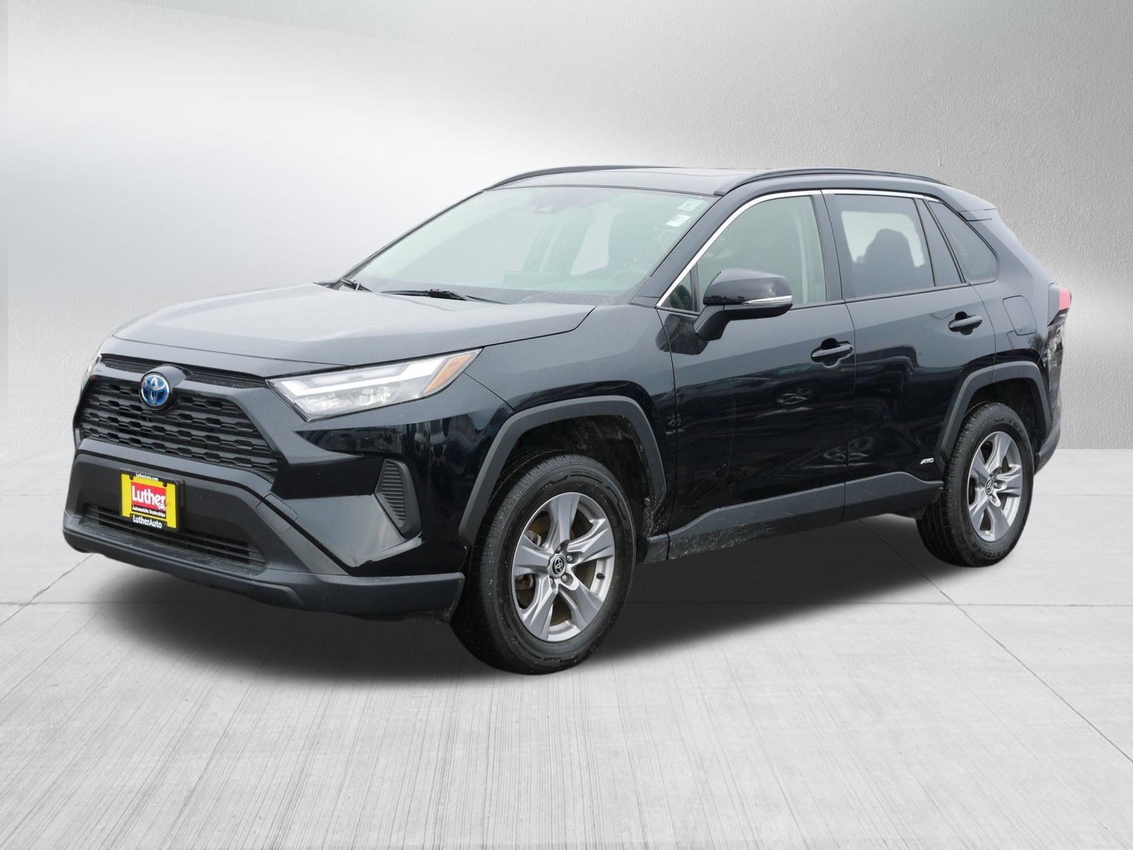 Used 2023 Toyota RAV4 XLE w/ Convenience Package image 3