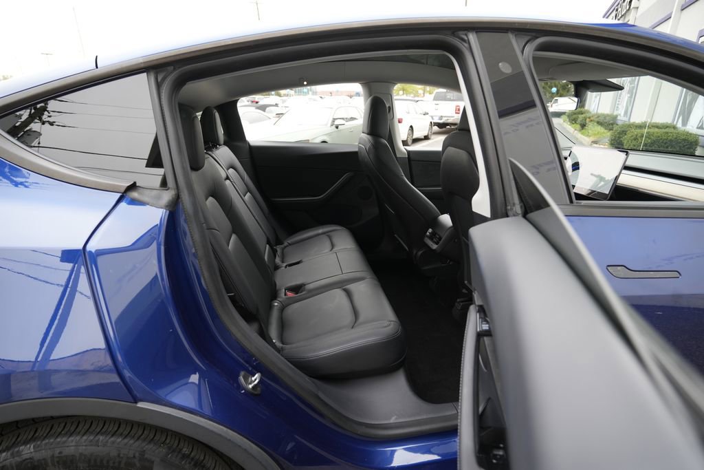 Used 2020 Tesla Model Y Performance image 39