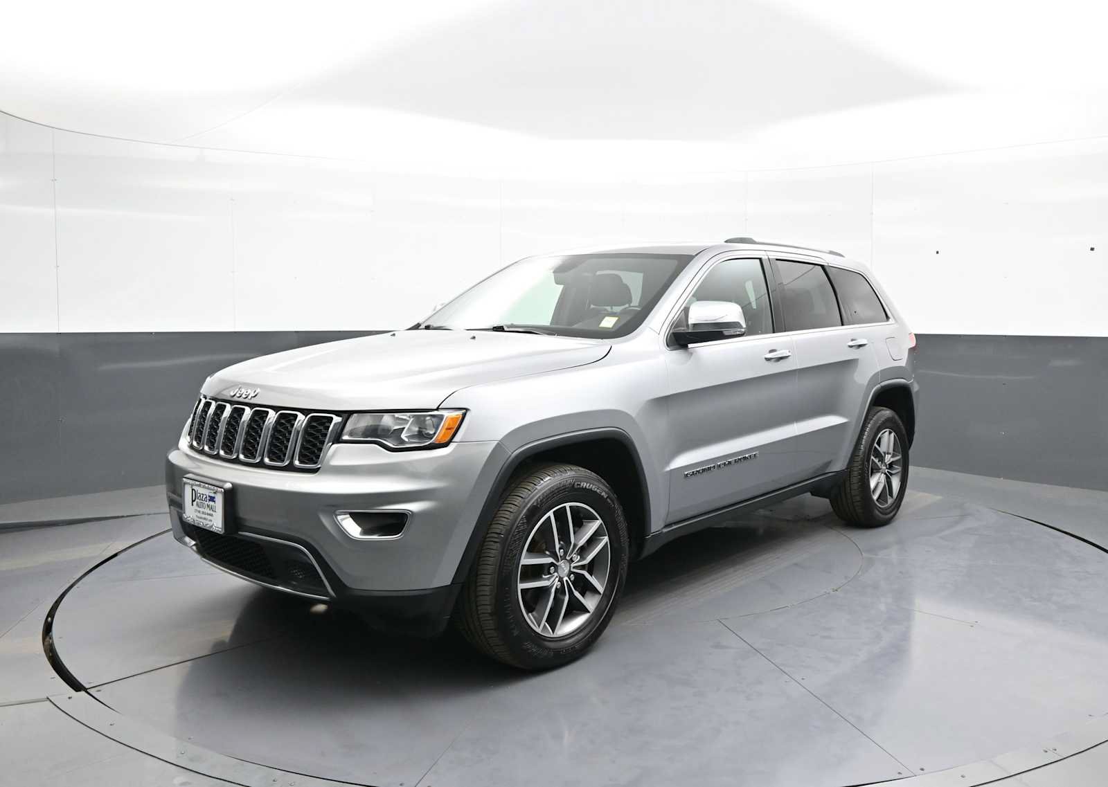 Used 2018 Jeep Grand Cherokee Limited AWD/4WD image 9
