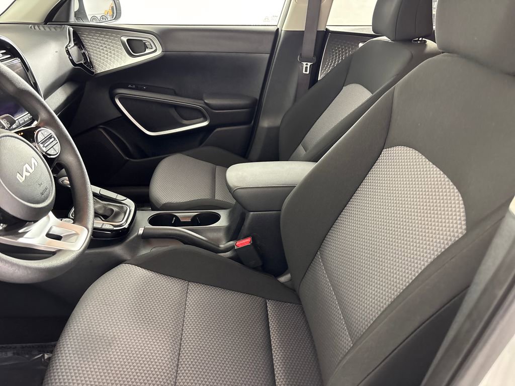 Certified 2024 Kia Soul S image 8
