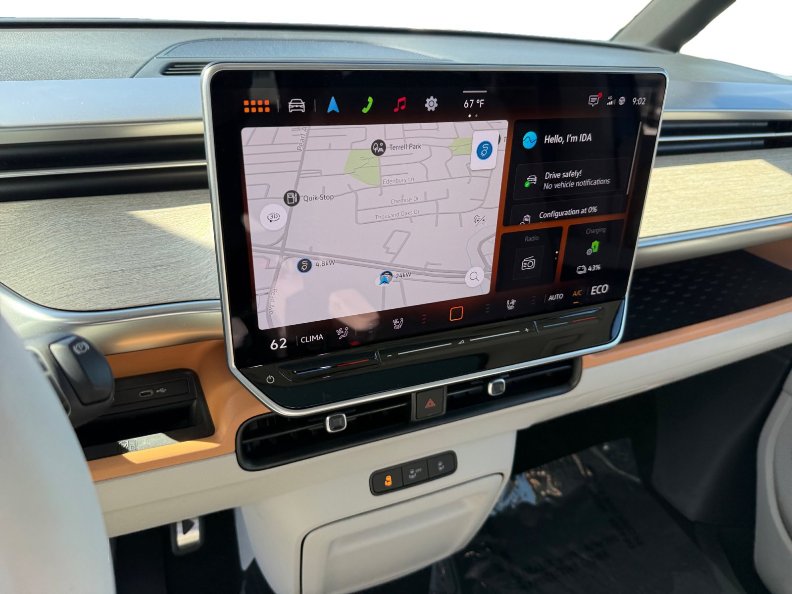 Certified 2025 Volkswagen ID. Buzz Pro S Plus AWD/4WD image 12