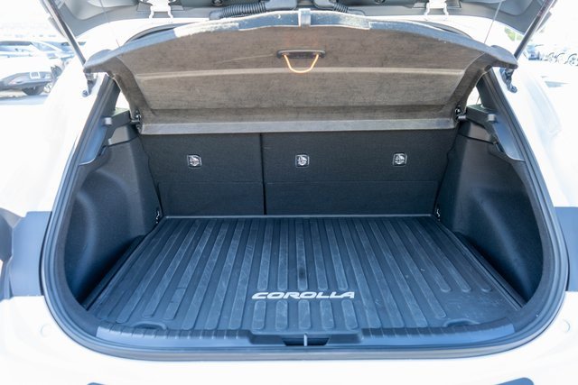 Used 2022 Toyota Corolla SE w/ SE Preferred Package image 10
