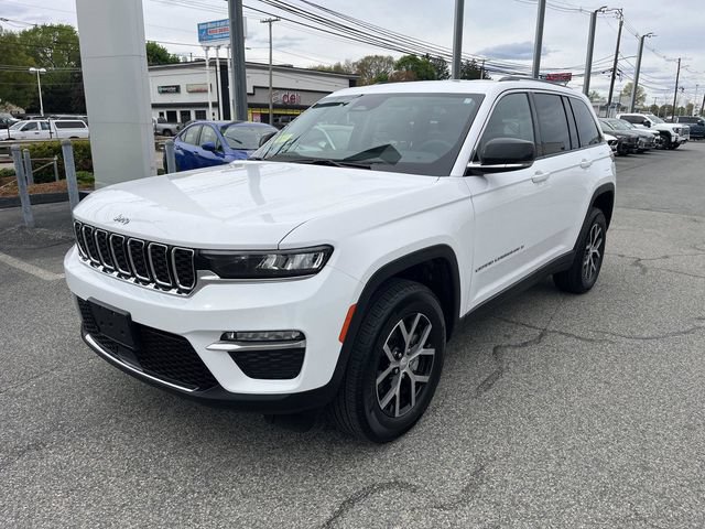 Used 2023 Jeep Grand Cherokee Limited AWD/4WD image 7