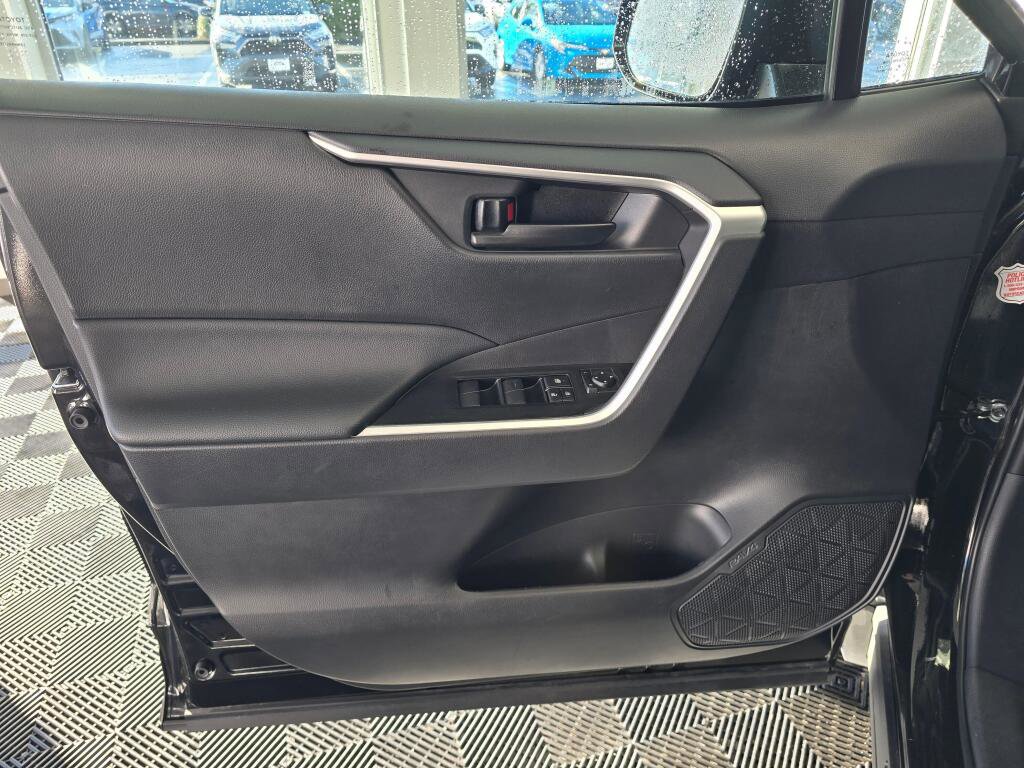 Used 2025 Toyota RAV4 LE image 20