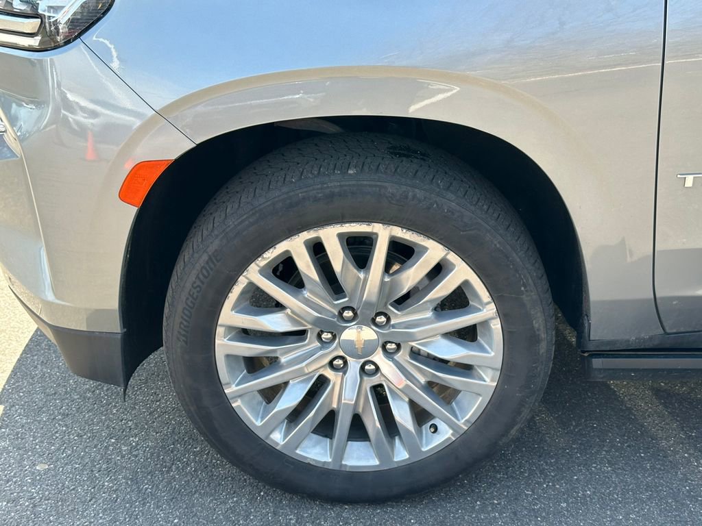 Used 2023 Chevrolet Tahoe Premier w/ Premium Package 2 RWD image 10