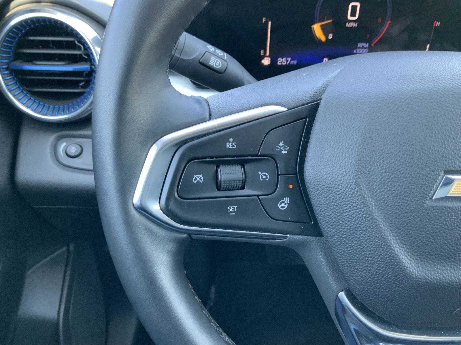 Used 2025 Chevrolet Trax LT w/ LT Convenience Package image 27