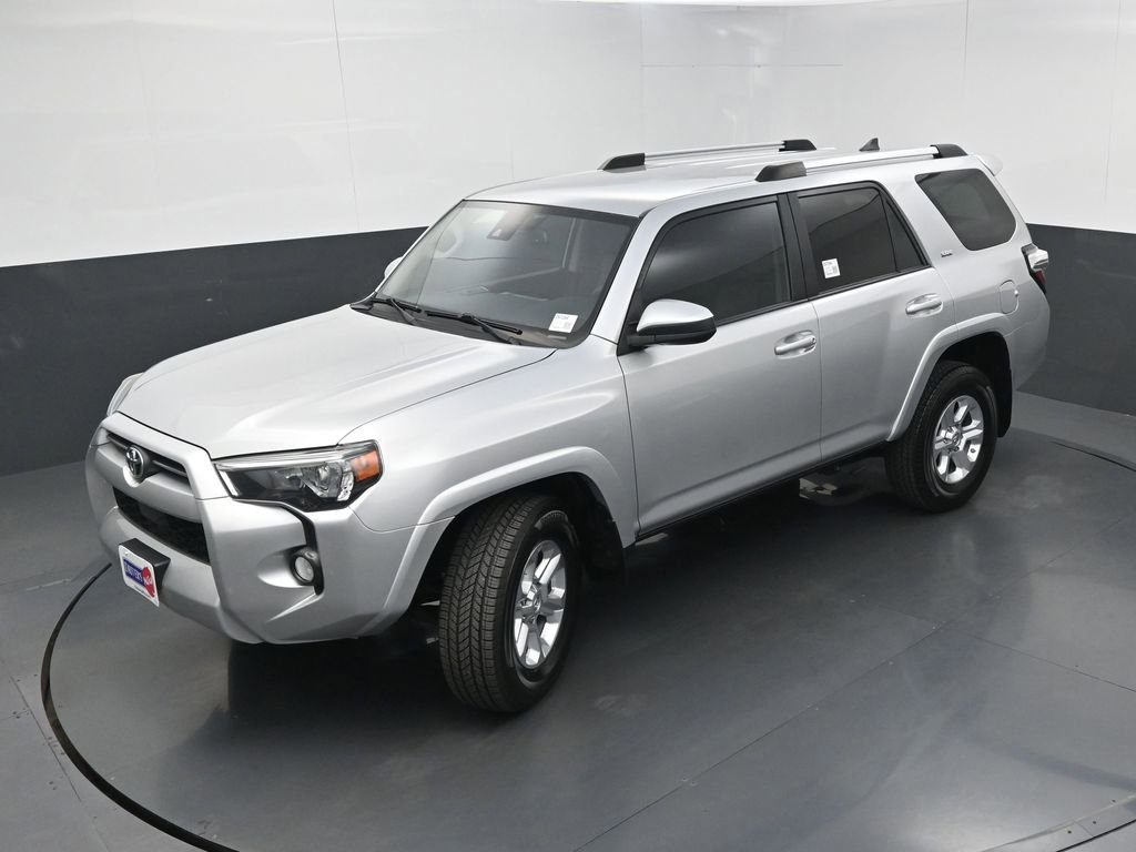 Used 2020 Toyota 4Runner SR5 AWD/4WD image 31