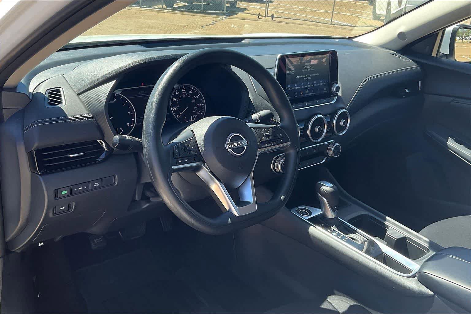Used 2025 Nissan Sentra SV FWD image 2