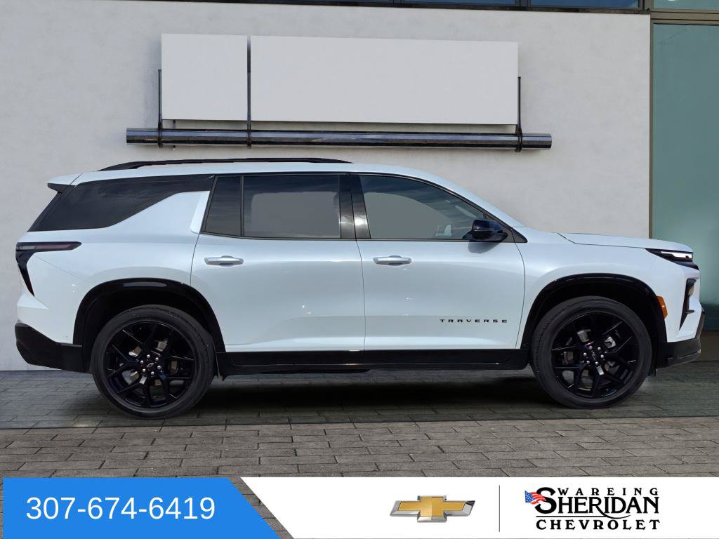 Used 2026 Chevrolet Traverse RS AWD/4WD image 3