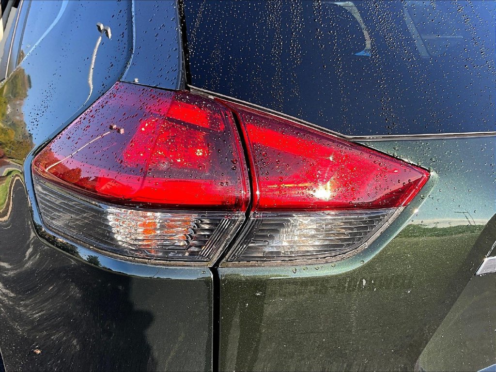 Used 2020 Nissan Rogue SV AWD/4WD image 27