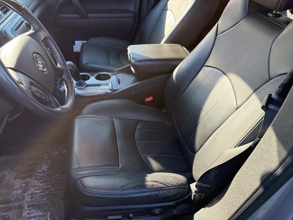 Used 2017 Buick Enclave Leather image 11