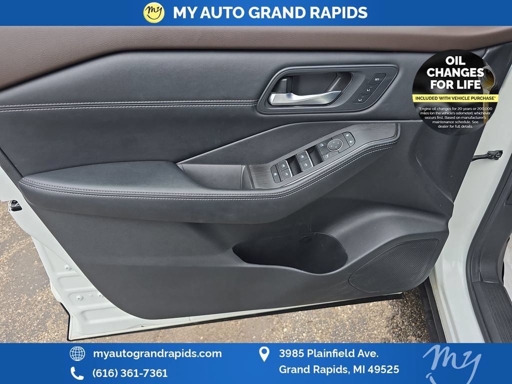 Used 2023 Nissan Rogue SL AWD/4WD image 12