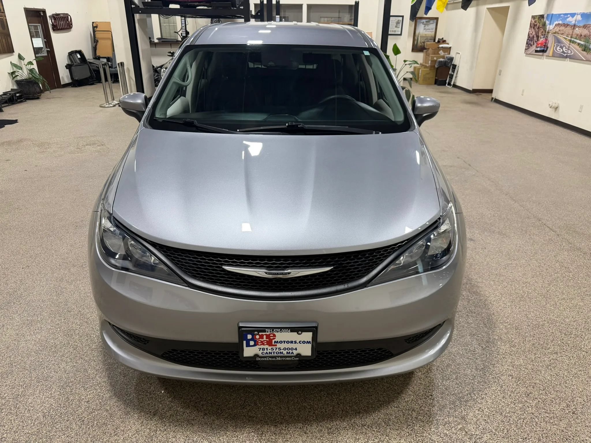 Used 2021 Chrysler Voyager L FWD image 11