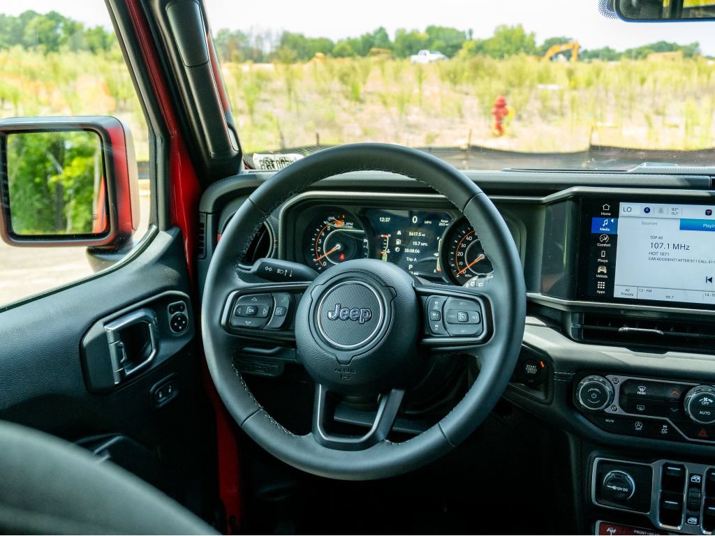 Used 2026 Jeep Wrangler Unlimited Rubicon AWD/4WD image 21