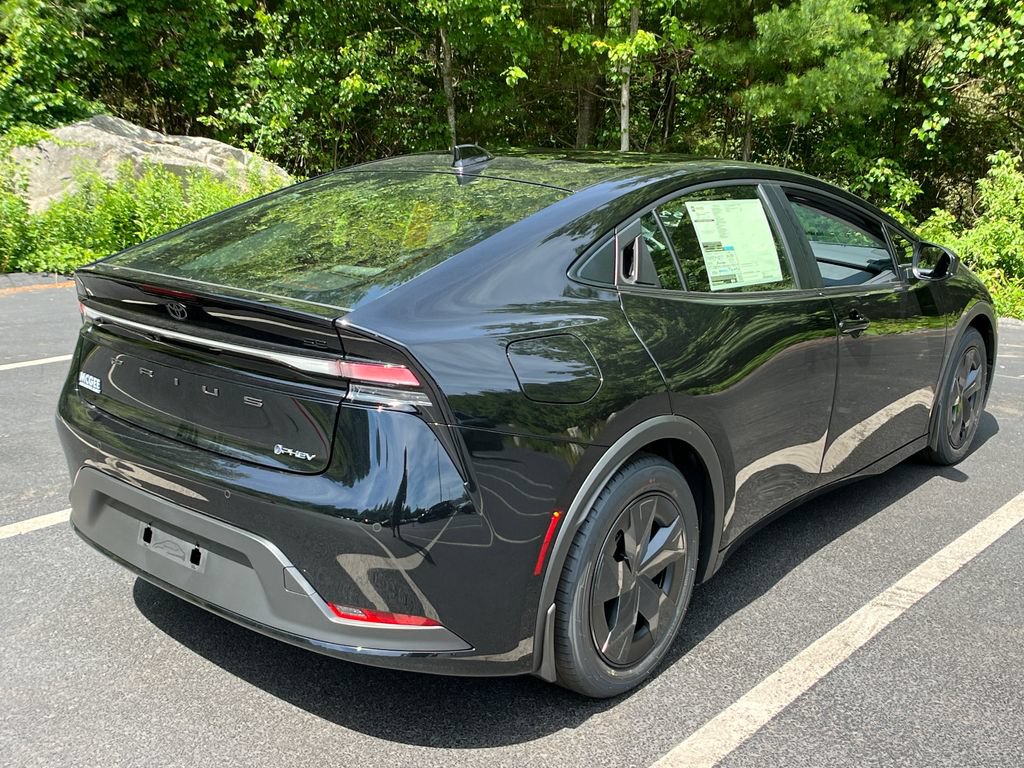 New 2026 Toyota Prius Plug-In Hybrid FWD image 5
