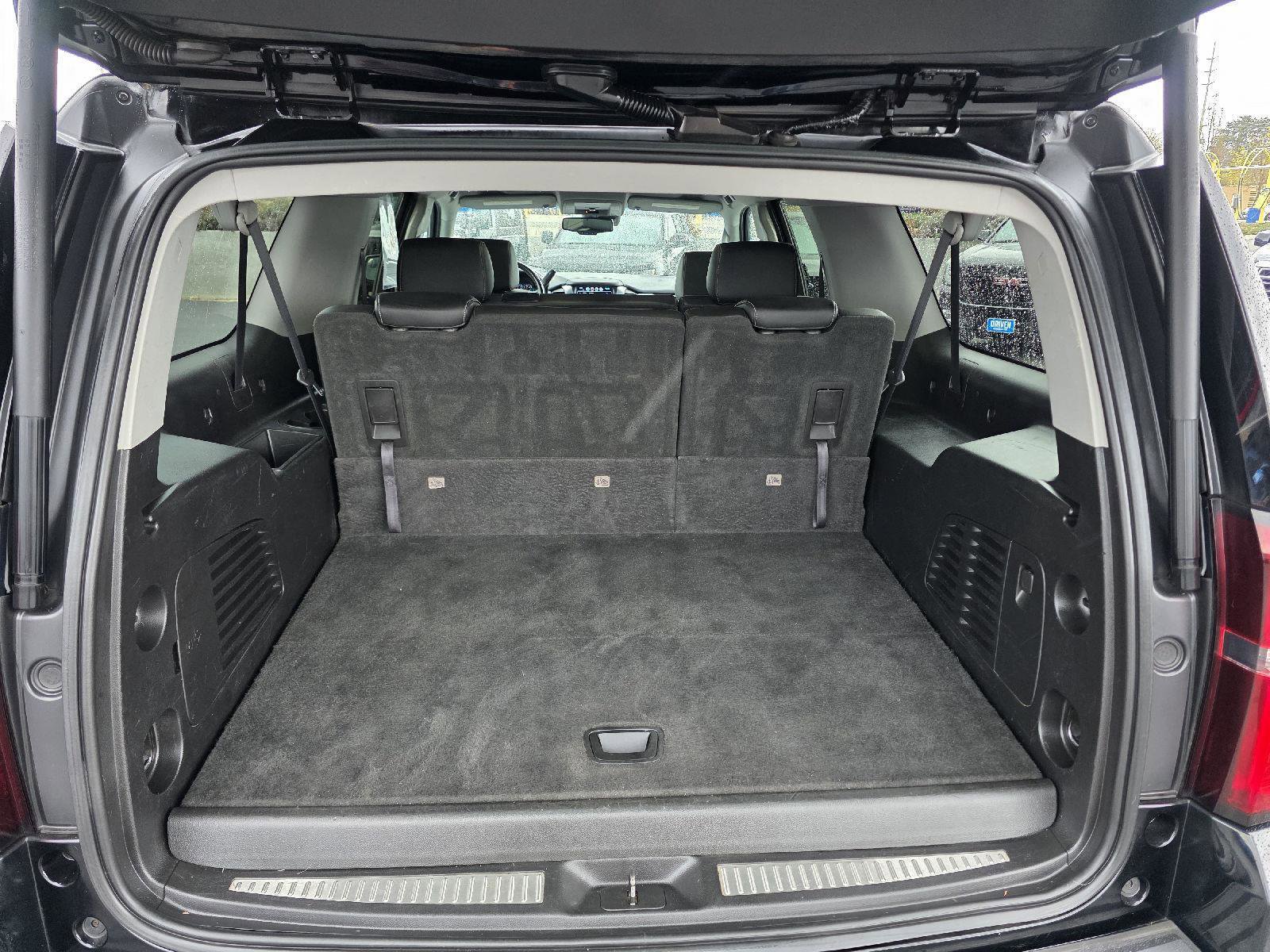 Used 2018 Chevrolet Suburban LT image 21