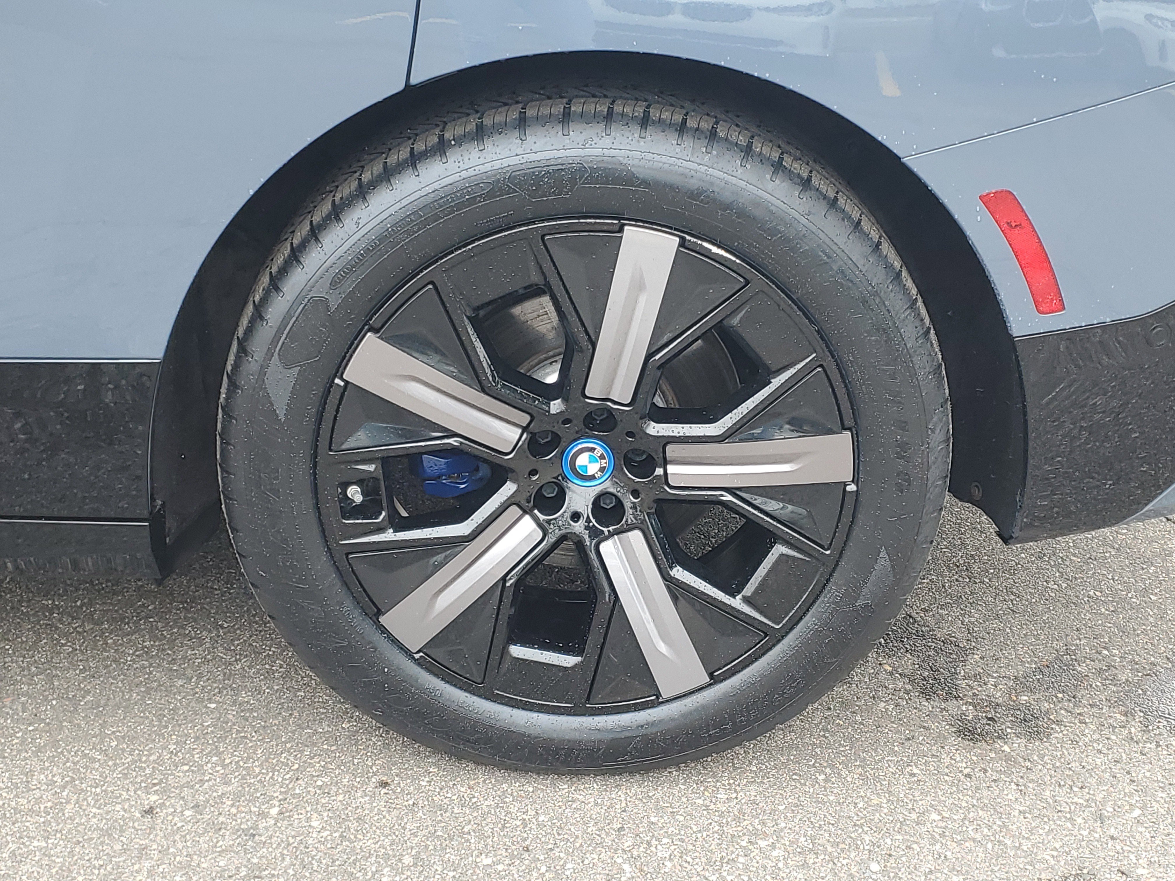 Certified 2023 BMW iX M60 w/ Executive Package image 27